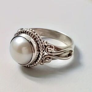 Elegant Silver Pearl Ring